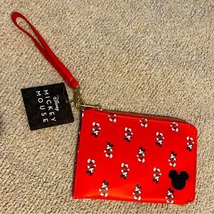 NWT: Minnie Mouse wristlet with extra storage